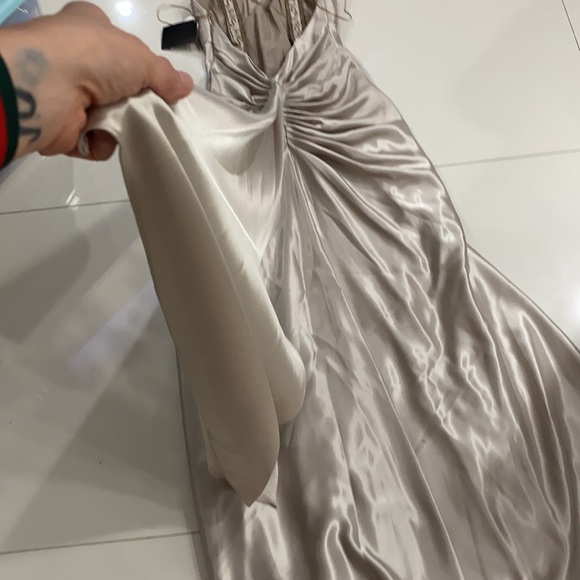 Gorgeous!!b Prom dress super sexy and stylish ❤️😘😍👏 retail price 1K!!!!! - Picture 7 of 8